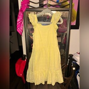 Yellow Ruffled girls eyelet Dress size small 6/7 HAS POCKETS!